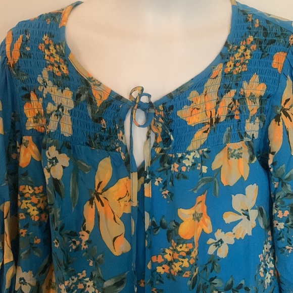 Floral Blouse - Picture 2 of 6